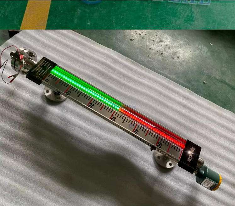 UHC-F 带灯双色浮子液位计磁敏双色水位计